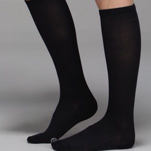 NWOT Lululemon Keep It Tight Blk Compression Socks